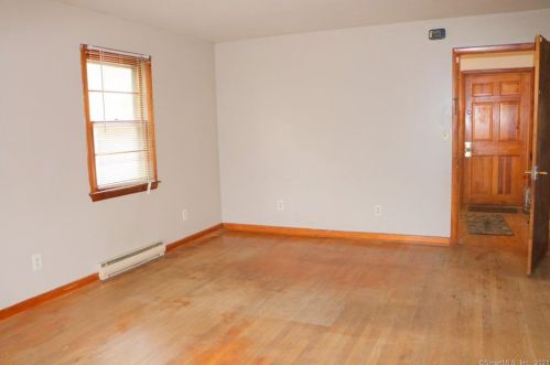 1400 Saybrook Rd, Haddam CT  06438-1316 exterior