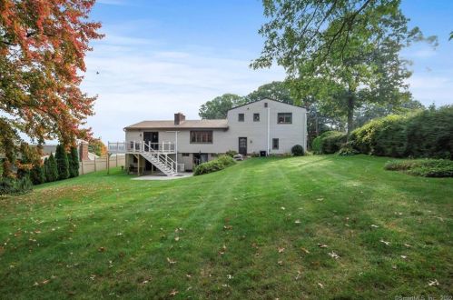 226 Juniper Ridge Dr, Waterbury CT  06708-1912 exterior