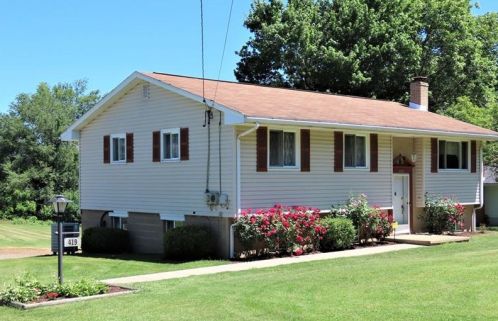 419 Glendale Rd, Beaver Falls, PA 15010-8524