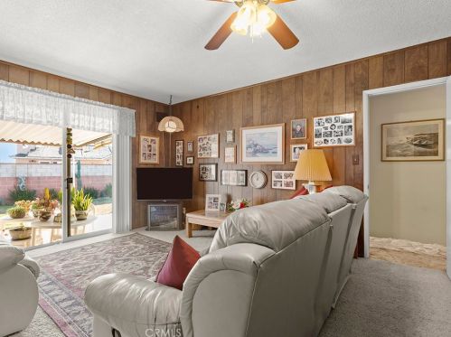 6708 Daneland St, Lakewood CA  90713-2101 exterior