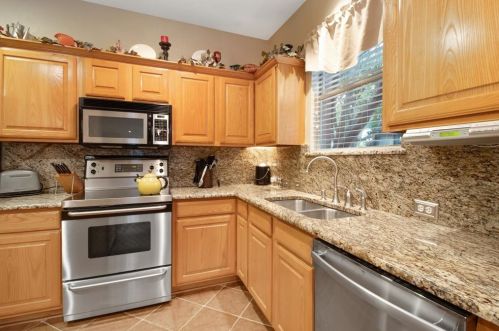 3516 Marquette Dr, Denton TX  76210-8735 exterior