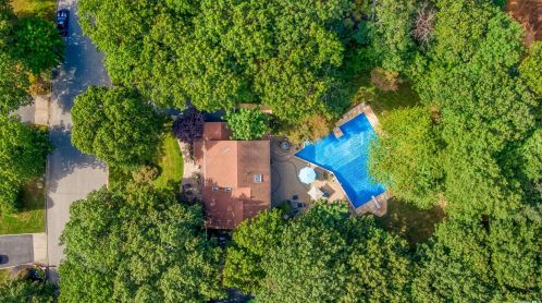 35 Vineyard Way, Mount Sinai, NY 11766-1832