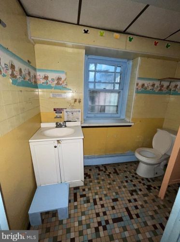 601 Chelten Ave, Philadelphia PA  19126-3825 exterior