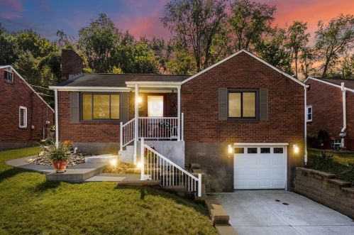 5158 Fieldcrest Dr, Pittsburgh, PA 15236-1704