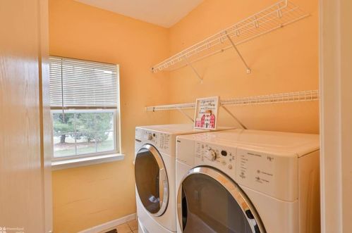 6608 Carmel Dr, Macungie PA  18062-8763 exterior