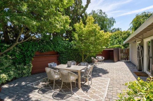 3555 Murdoch Dr, Palo Alto CA  94306-3636 exterior