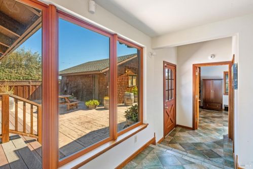 45465 Caspar Dr, Mendocino CA  95460-9727 exterior