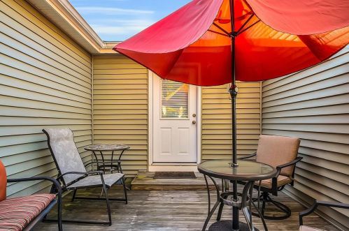 74 Millville St, Salem NH  03079-2620 exterior