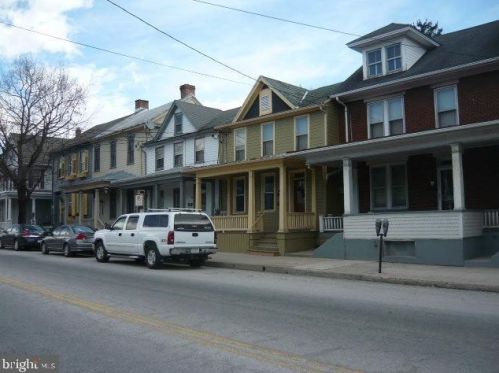 220 King St, Lees Cross Roads, PA 17257-1427