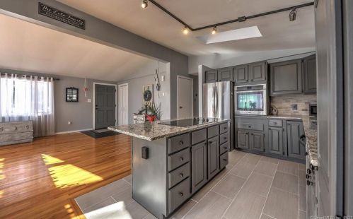 53 Alison Ave, Wallingford CT 06492-3302 exterior