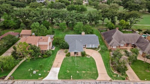 2411 Briargate Dr, Bryan, TX 77802-2162