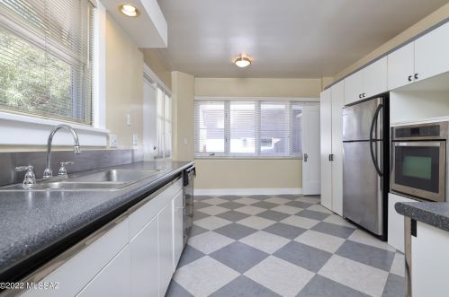 1042 3 Ave, Tucson AZ  85705-7472 exterior