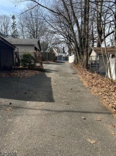 40 Laurel Ave, East Orange, NJ 07017-2114