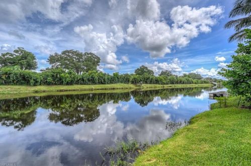 2697 Longboat Dr, Naples, FL 34104-3329