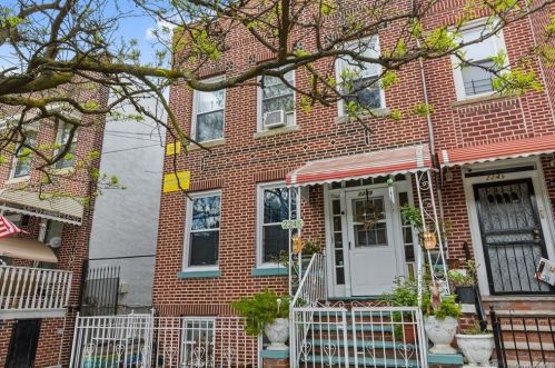 2245 Chatterton Ave, Bronx, NY 10472-6307
