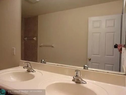 2146 Newport Isles Blvd, Fort Pierce, FL 34953-4581