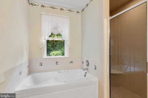 617 Grand Ave, Pittsburgh PA  19083-3224 exterior