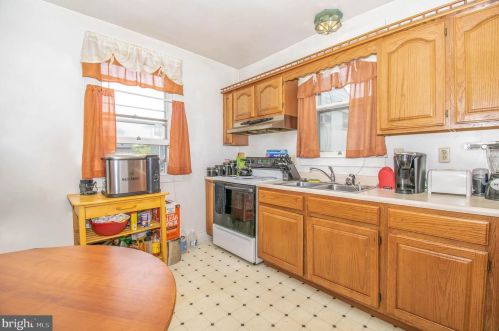 7 2nd St, Highspire PA  17034-1001 exterior