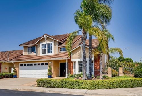 1330 Krug Ct, Vista, CA 92081-5330