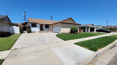 22033 Newkirk Ave, Long Beach, CA 90745-3333