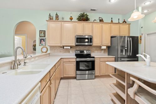 2044 Morningside Blvd, Fort Pierce FL 34952-8821 exterior