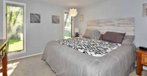 421 10th Ave, Faribault MN  55021-6433 exterior