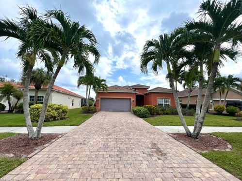 2655 Orange Grove Trl, Naples FL  34120-7562 exterior