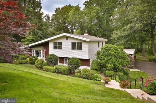 141 Greenwood Dr, Willow Grove, PA 19090-1631