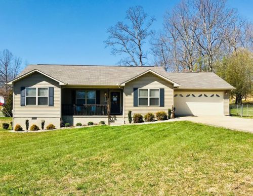 281 Carriage Dr, Crossville, TN 38555-5359