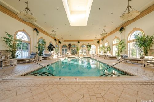 121 Constantine Way, Mount Sinai NY  11766-3005 exterior