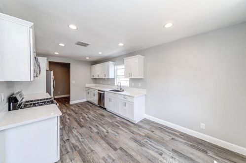 4567 120th St, Hawthorne CA  90250-2965 exterior