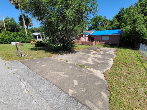 6 Volusia Dr, De Bary, FL 32713-1833
