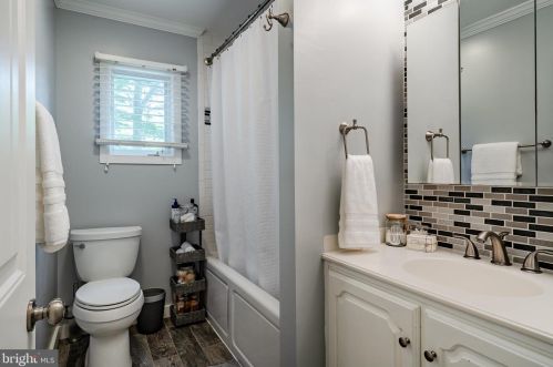 1618 Bondsville Rd, Downingtown PA  19335-1320 exterior