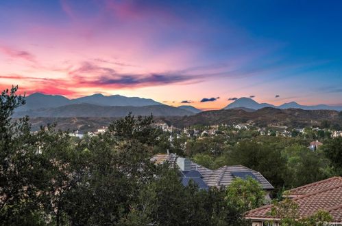 12 Prestwick Ct, Trabuco Canyon, CA 92679-5001