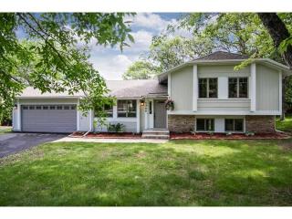 1755 Walnut Ln, Saint Paul, MN 55122-2445