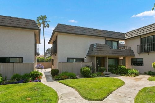 884 Sierra Ave, Solana Beach, CA 92075-2616