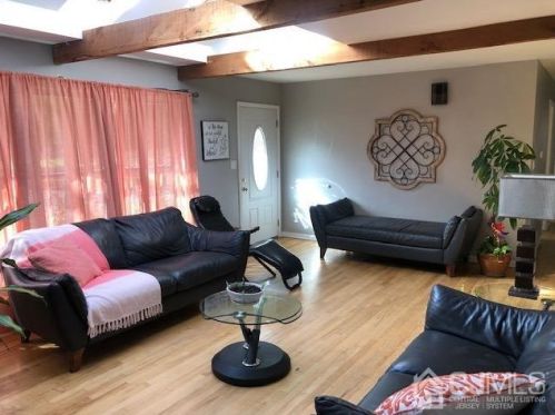 166 Hardenburg Ln, East Brunswick, NJ 08816-2445