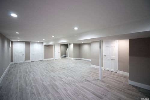 221-16 99th Ave, Jamaica, NY 11429-2515