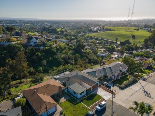 6137 Tooley St, San Diego, CA 92114-1315