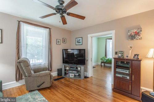 1 Maple Ave, Paoli PA  19301-1215 exterior