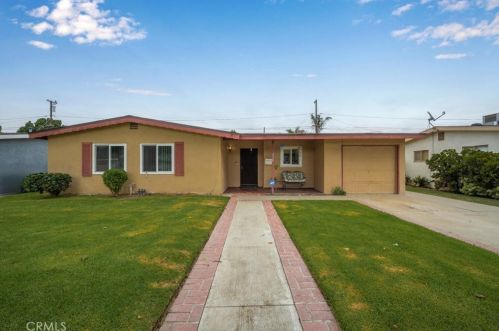 6929 Espanita St, Long Beach, CA 90815-4820
