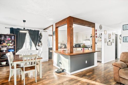 1554 Route 12, Gales Ferry CT  06335-1838 exterior