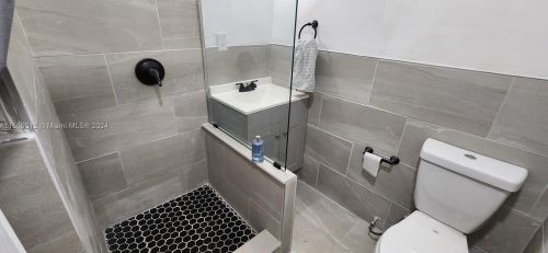 1221 58th Ave, Hollywood FL  33021-5121 exterior