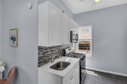 287 Sanford St, East Orange NJ  07018-1018 exterior