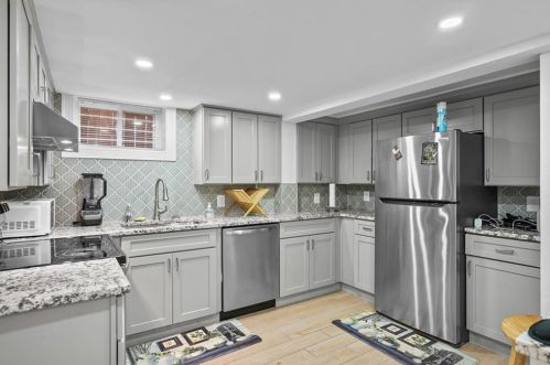 155 Ivy St, Providence RI  02906-2542 exterior