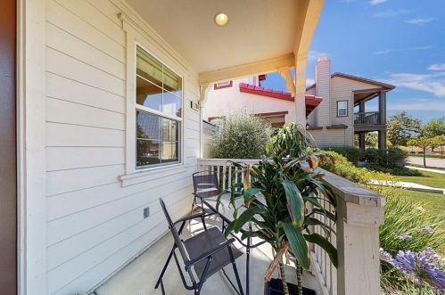 706 Owens River Dr, Oxnard, CA 93036-5359
