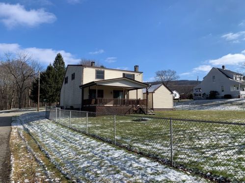 1400 Sycamore St, South Connellsville, PA 15425-4964