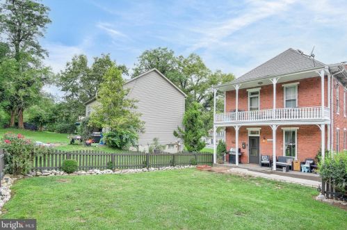2215 Walnut St, Harrisburg, PA 17103-2427