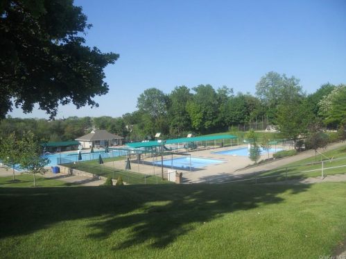 250 Garth Rd, Scarsdale NY  10583-3902 exterior