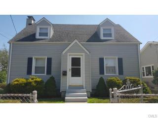 437 Canaan Rd, Stratford, CT 06614-4516